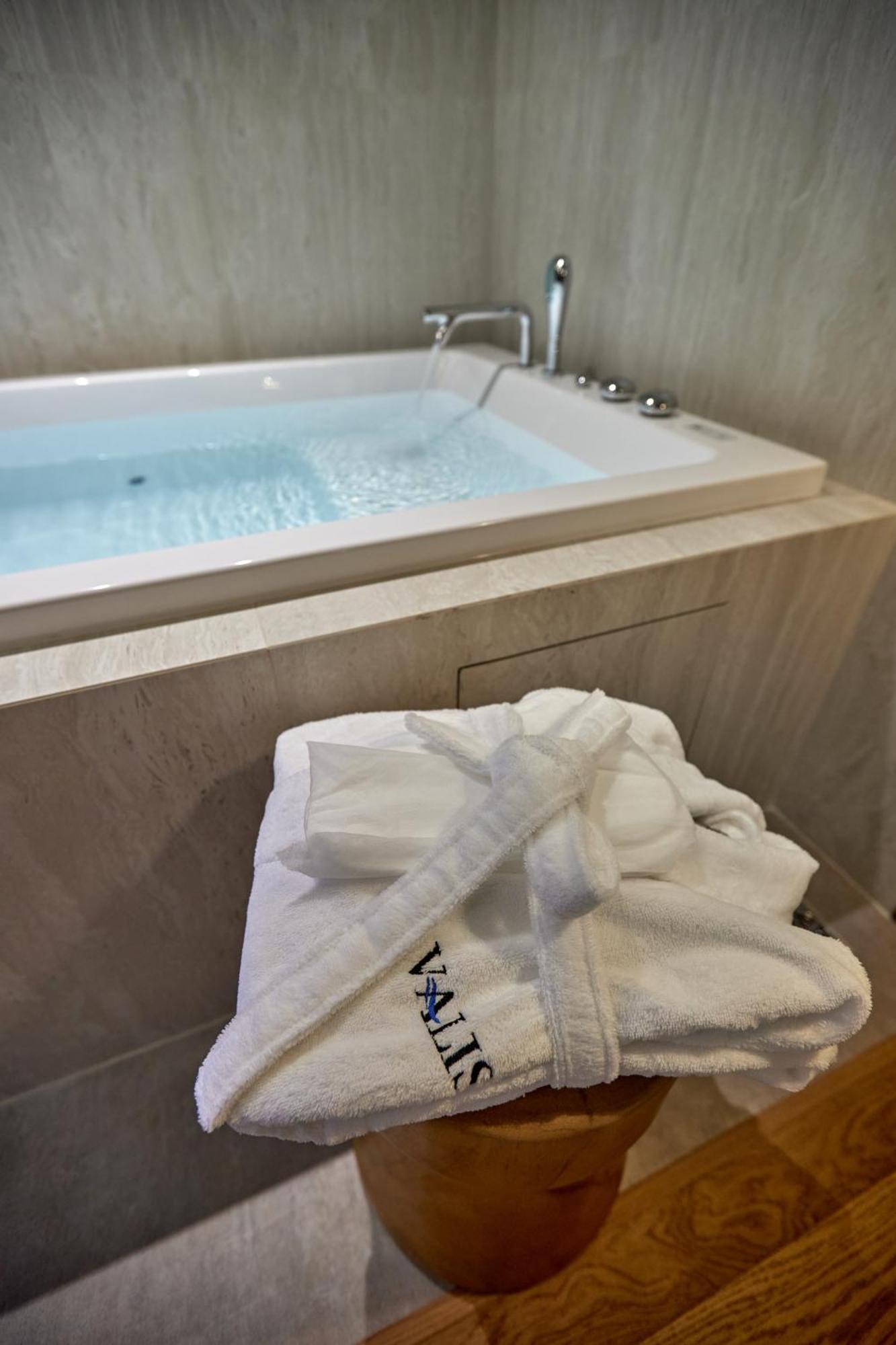 Valis Luxury Hotel Vlore Luaran gambar
